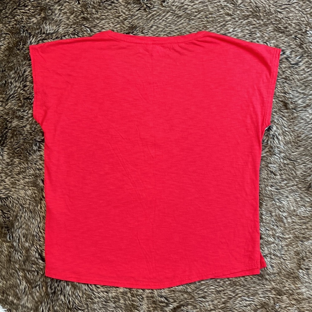 ♥️Women’s Ariat Tee SZ L but more like a Medium. - Picture 2 of 8